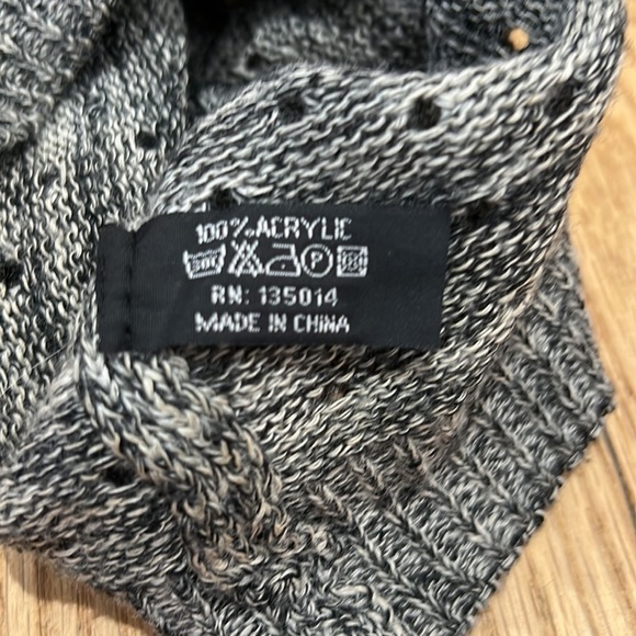 Gray Knit Beanie - Picture 3 of 3